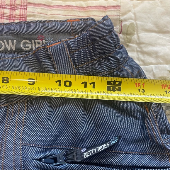 Betty Rides Snow Girl Snowboarding Denim Look Cargo Pants Elastic Waist Youth S - Picture 10 of 12